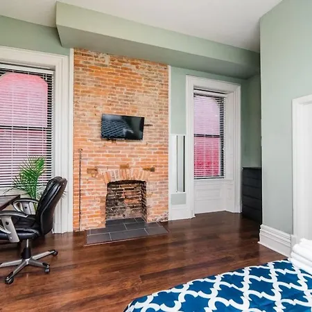Business Suite - Walkable Entertainment
